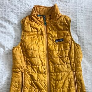 Light-weight women’s vest
